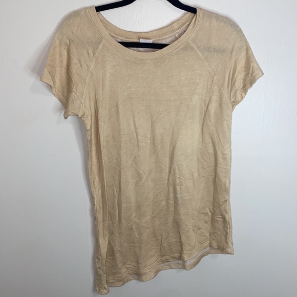 Tops - 🎱Adorable Tan Comfy Unique top!